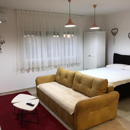 B1Villa 斯里马 外观 照片
