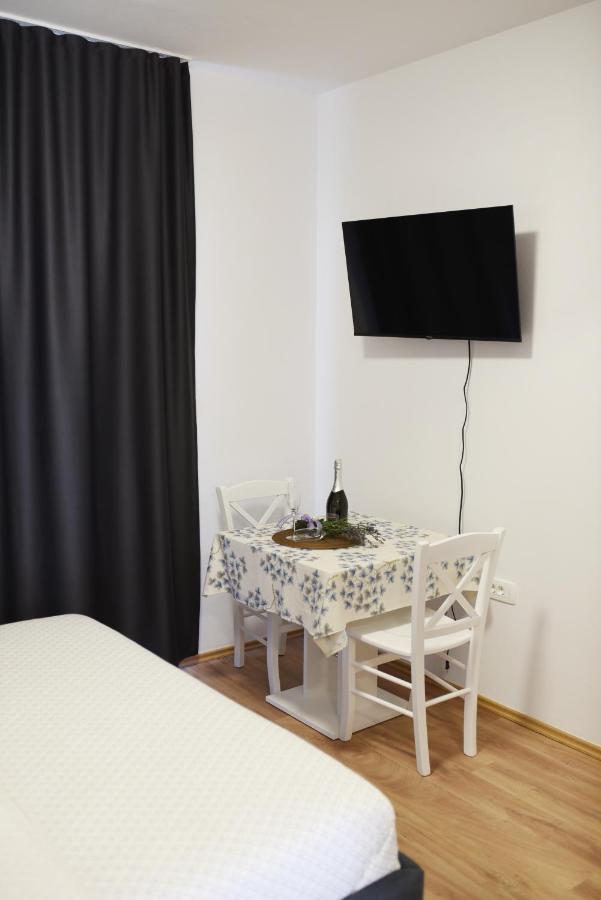 B1Villa 斯里马 外观 照片