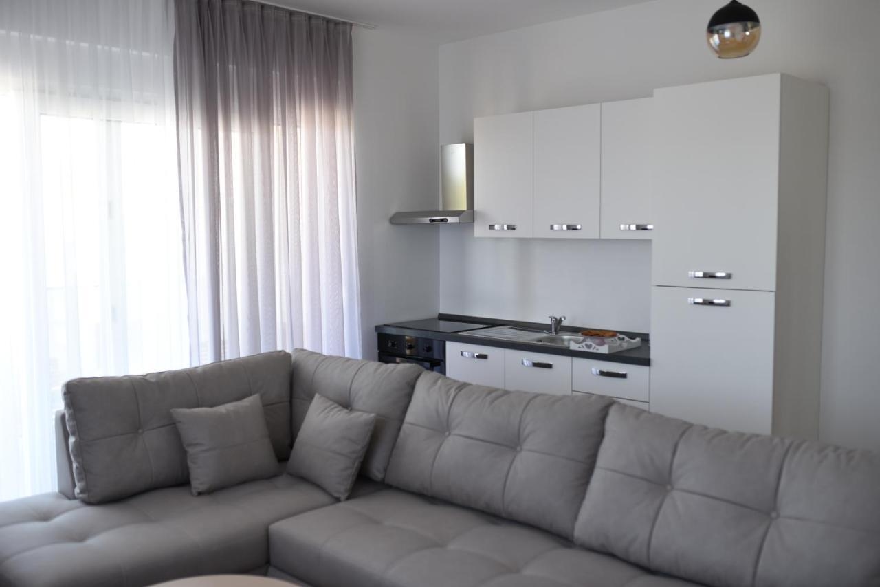B1Villa 斯里马 外观 照片