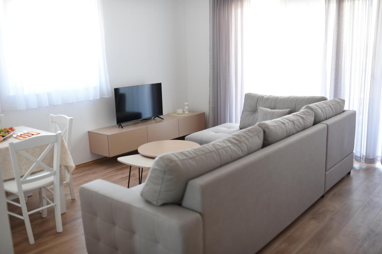 B1Villa 斯里马 外观 照片