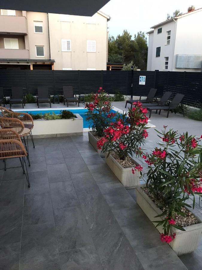 B1Villa 斯里马 外观 照片