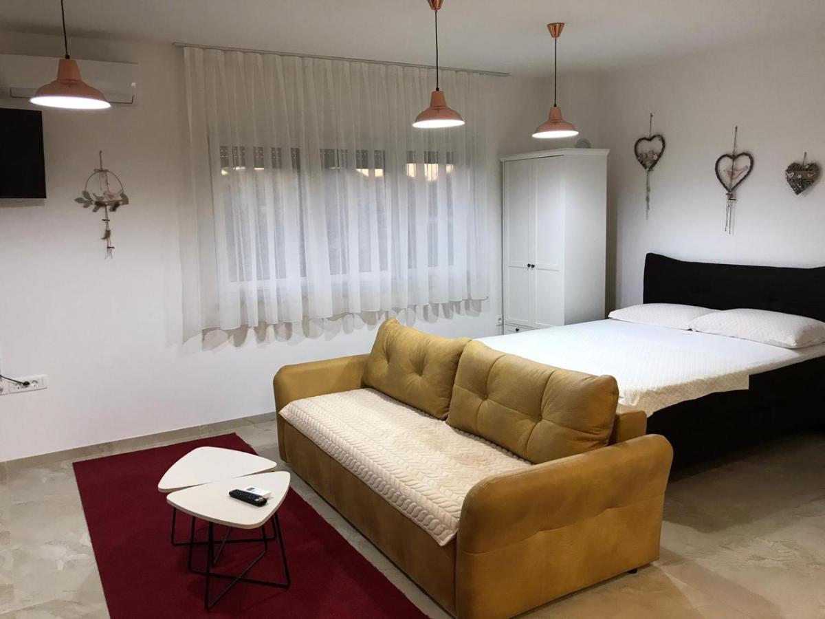 B1Villa 斯里马 外观 照片